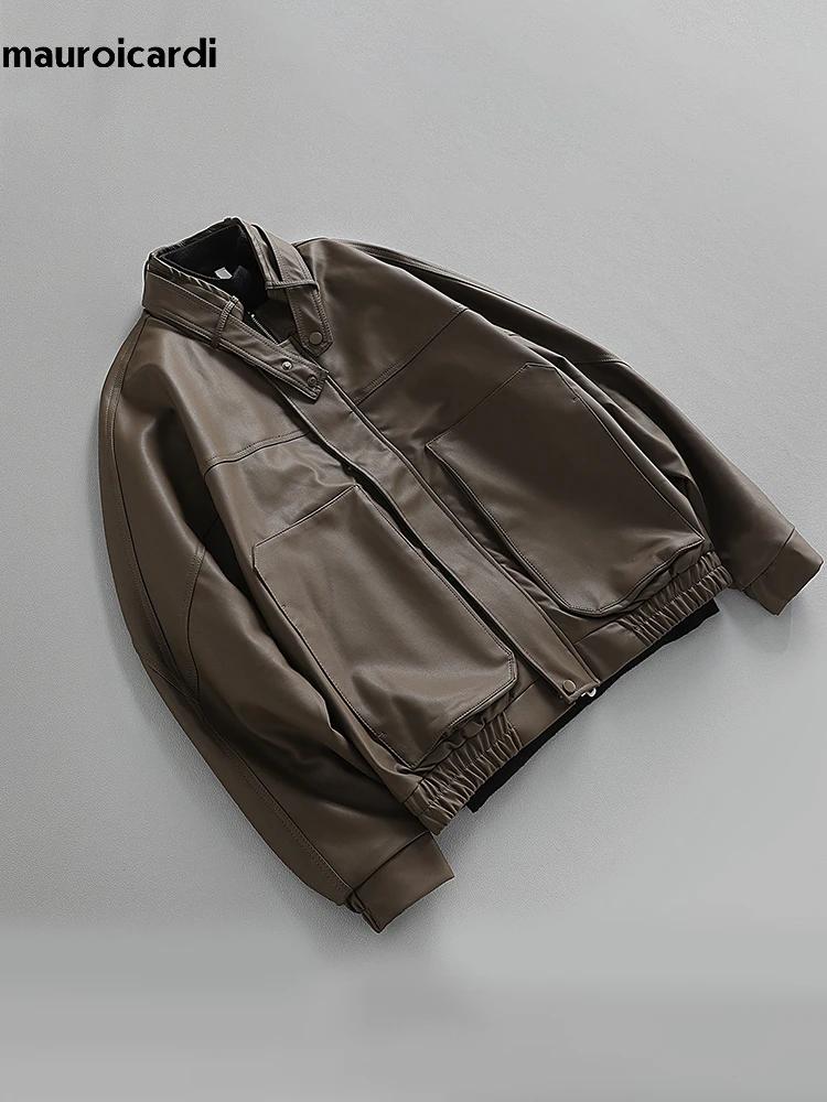 Mauroicardi 용수철 남성용 방풍 다크 브라운 소프트 PU 가죽 재킷, 입체 포켓, 느슨한 캐주얼 한국 패션, 가을 2024